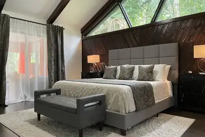 Image de Private 4-Bedroom home with pool! The luxury neighborhood of Markham Woods. <br>