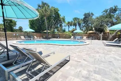 Image de Heated Pool! Fully Renovated! Steps to beach!