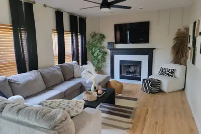 Image de Chicagoland getaway with vintage game room