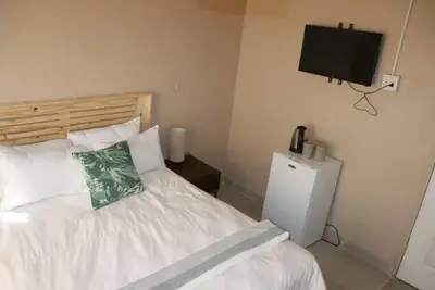 Image de Unitrainview guest house Queen Room<br>