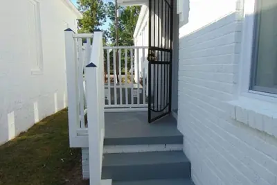 Image de MercyBungalow #2 with king sized bed and shower room