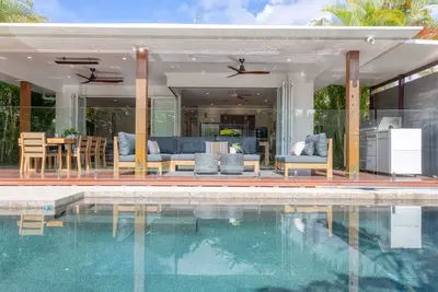 Image de Luxury 6 Bedroom Home in Golden Beach