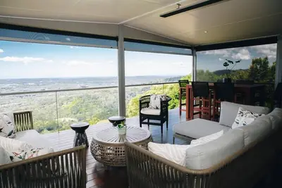 Image de Flaxton residence with spectacular coastal views