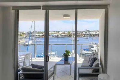 Image de Paradise on the Water! Luxurious 3brm Apartment
