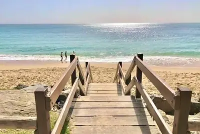 Image de Luxury family escape! Steps to Moffat beach!