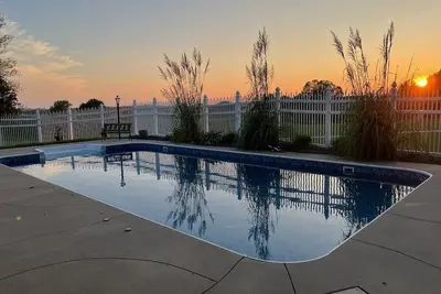 Cozy Golf Retreat Sleeps 12 Pool Ping Pong Pool Table and More