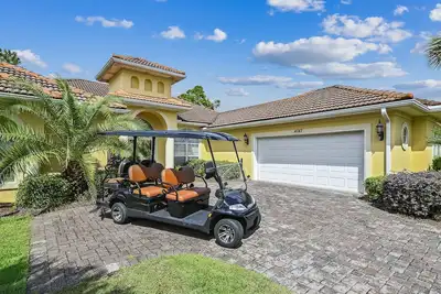 Image de 🐬Destiny East Luxury Home~Golf Cart~Close to the Beach~Five O'Clock Somewhere🐬