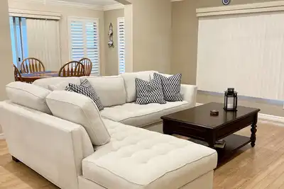 Image de Private oasis! Family sized villa! 3 min to Lake Sumter Square, walk to pool