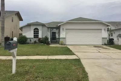 Image de Cozy & Charming 2-bedroom home 10 minutes from the Beach!