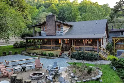 Image de Riverside Lodge, sleeps 10.