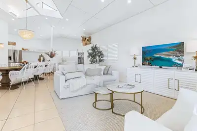 Image de Luxe coastal village home in Peregian Beach