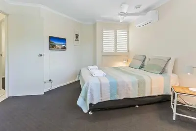 Image de Seaside apartment minutes from Sunshine Beach