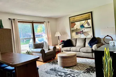 Image de Premium Location, , Apple Valley Home on Scott Park!