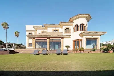 Image de Villa \"Carolina Beach House\" avec vue sur la mer, 2 terrasses privées et Wi-Fi