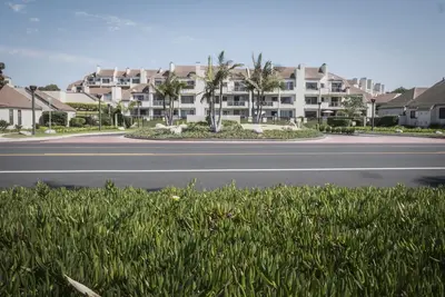 Image de A delightful 2 bedroom, 2 bath Condo nestled along the beautiful shores of Port Hueneme, California