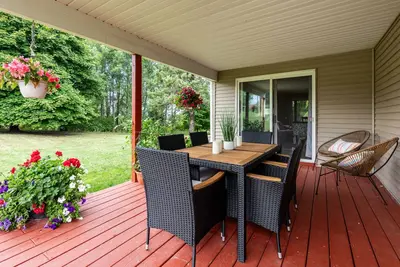 Image de 🐎 La Petite Ferme | Renovated Farmhouse by Glef | Pet-Friendly | Trails + Yard ➠ 6200