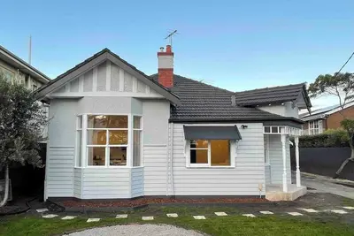 Unit 2 250m to Famous Beach Boxes