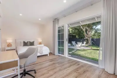 Image de Beachside Charm with Garden - Walk to Train