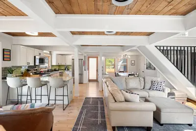 Image de Elevated Hideaway | Deck w\/ Valley Views, Hot Tub