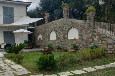 Image de Villa between olive groves and the sea