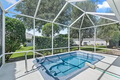 Image de Swim Spa! 3/2 Designer in the Village of Chatham