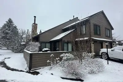 Image de Seven Springs 3 Bedroom Sunridge Townhome - Newly Updated & Steps to the Slopes