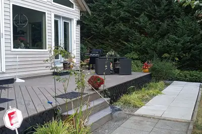 Image de Seaside Escape Private Oceanfront Pet friendly Sleeps 9+ Pool & Hot Tub
