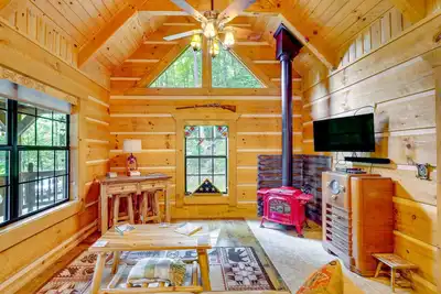 Image de Cozy Log Cabin on 11 Acres: 3 Mi to Cherokee Lake!