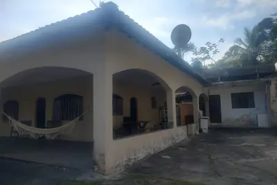 Image de Casa com 4 Quartos a 300 Metros da Praia