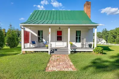 Image de Tranquil Cottage in Virginia Countryside w\/ Pond!