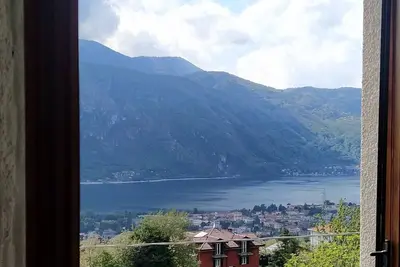 Image de Spacious apartment with a view, very well equipped, between lake and mountain.