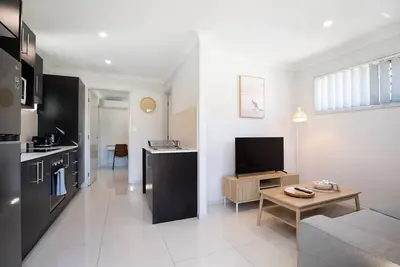 Image de 1 Bdr Apt! Gst Credits! Kitchen! Parking! 131f1