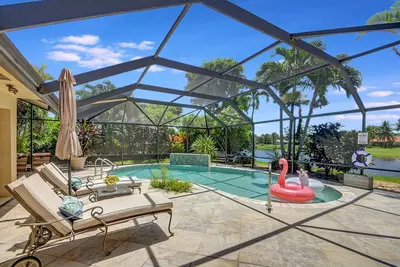 Image de Private Oasis in Delray Beach with pool, game room and lake views!