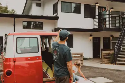 Image de Manresa Surf House -2 bedroom- Hot Tub- Fire Pits