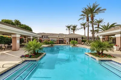 Image de Gated community condo with pool, hot tub, gym, & private patio - near golf
