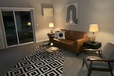 Image de Mn New High End 1 Bdrm Main Floor