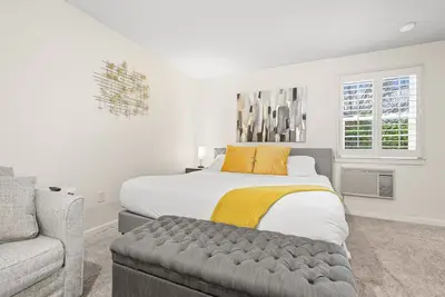 Image de Ashland Duo: Your Downtown Duplex