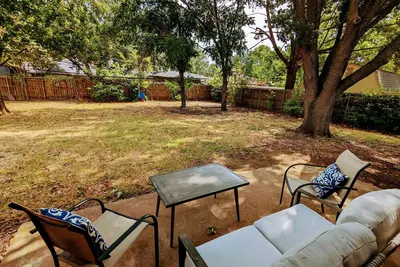 Image de Comfortable home in a convenient location **Near Golf Course**