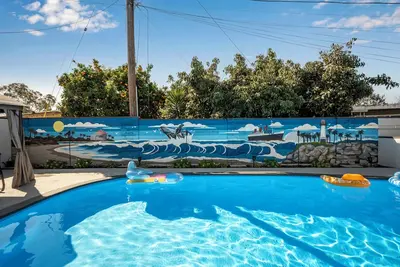 Image de ☀️Coastal Chic Haven 🌊: pool & billiards table near airport, parks and beaches