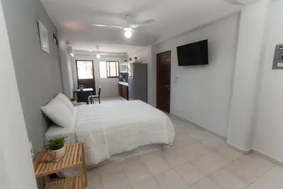 Image de Affordable Cozy studio ideal for couples, nomads, mid and long term stays.