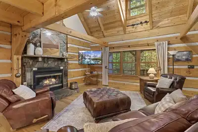 Image de Cozy Log Cabin in Private Community