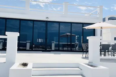 Oceanfront home with spectacular views!
