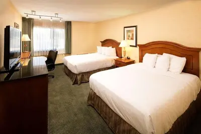 Image de Family Getaway! 2 Pet-friendly Units, Outdoor Pool, Free Parking Onsite