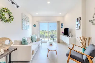 Image de Luxury Palm Beach Condo Aracari 15 by Bocobay