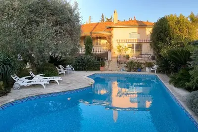 Image de La Petite Palmeraie : Maison familiale au centre de FRÉJUS