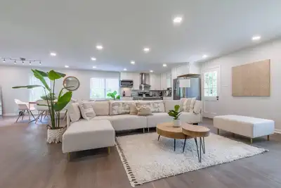 Image de Opuluxe Boho Paradise Home: Unit #1 w/ Private Entrance