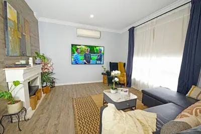 Image de Self-contained Home 3br Fawkner