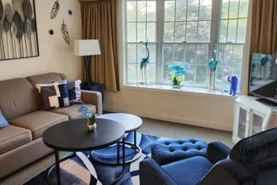 Image de 1st Floor Mountain View Suite Ski On/Off At Jiminy- Fully Redone Decor