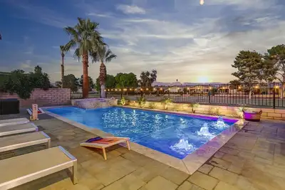 Image de Endless Summer: Pool, Spa, Pool Table, and more!