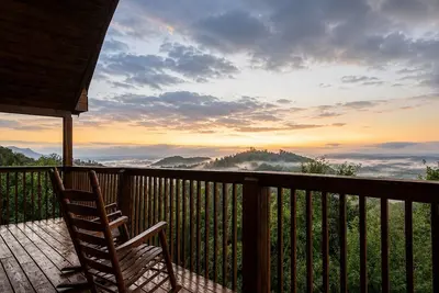 Image de Sky View- Hot Tub, Breathtaking Mountain Views, Wifi, Pool Access! ! !